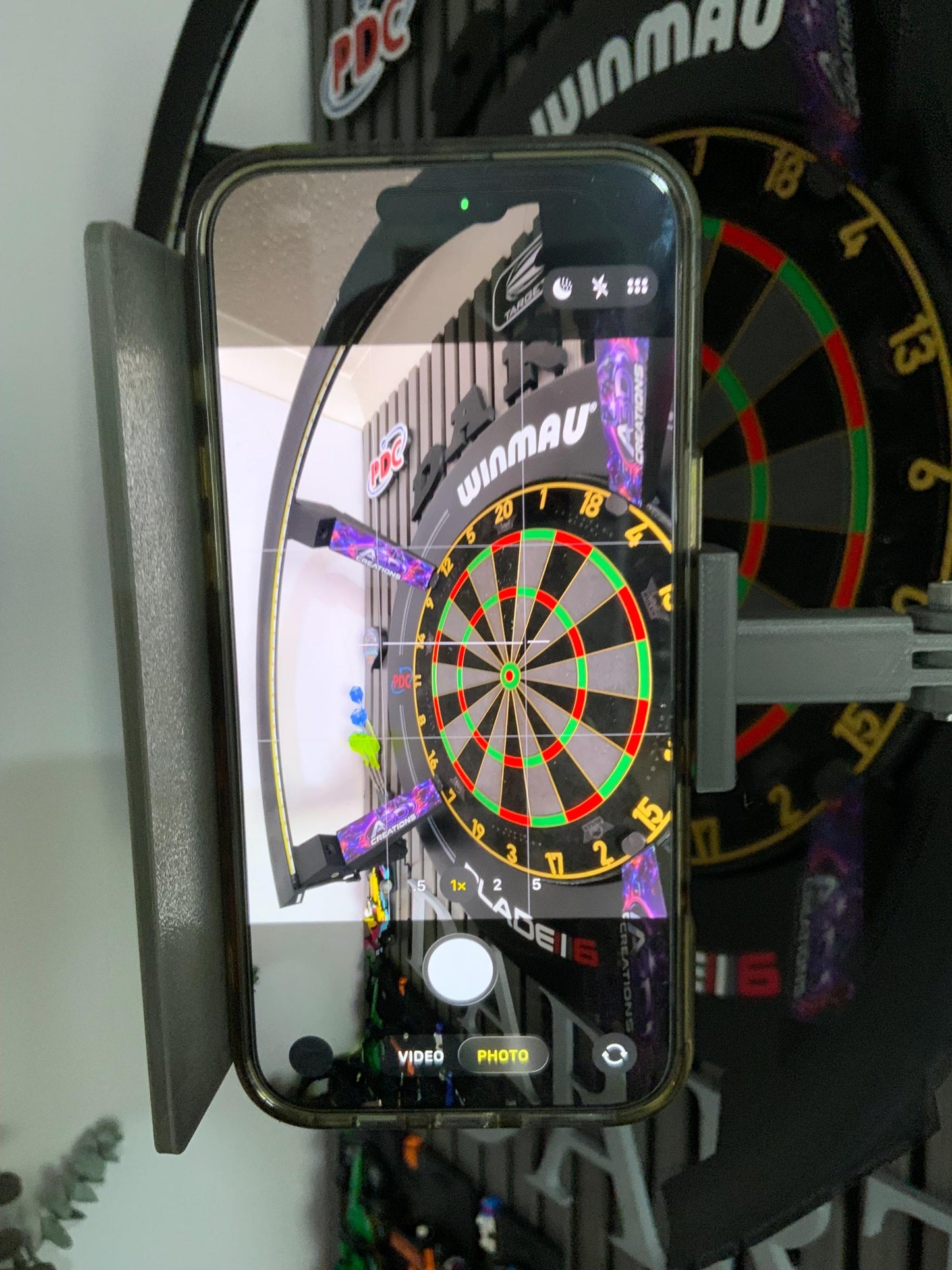 Phone Holder  for Target Omni,  have you phone prime position to stream/record