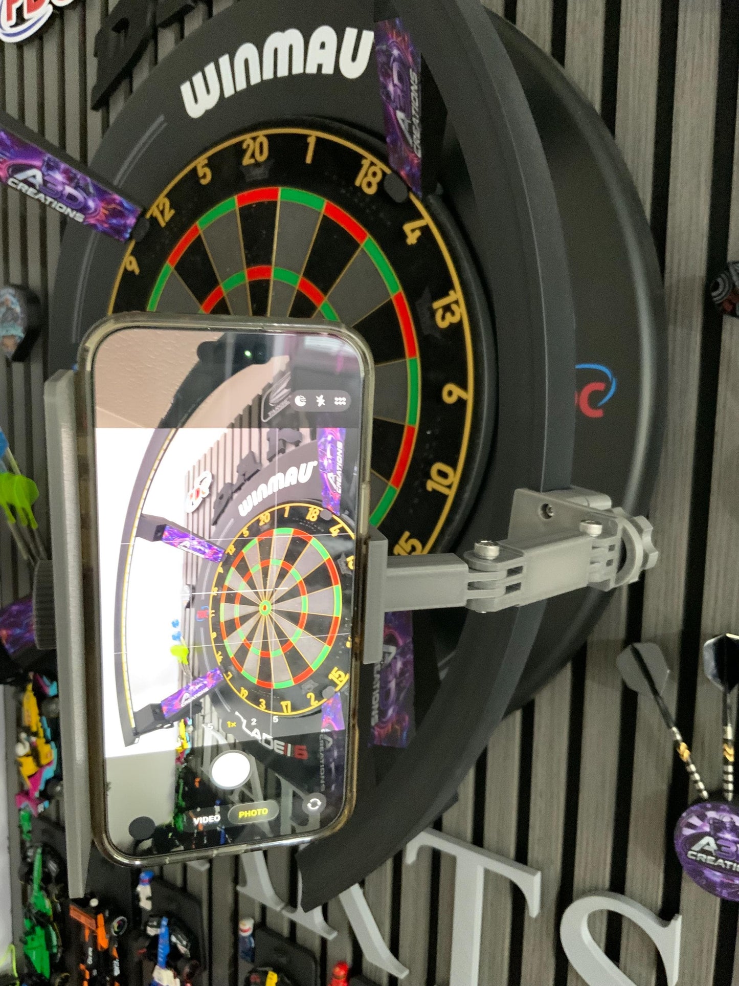 Phone Holder  for Target Omni,  have you phone prime position to stream/record